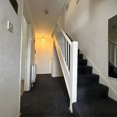 3 Bedroom House By M40 J4 High Wycombe Exterior photo